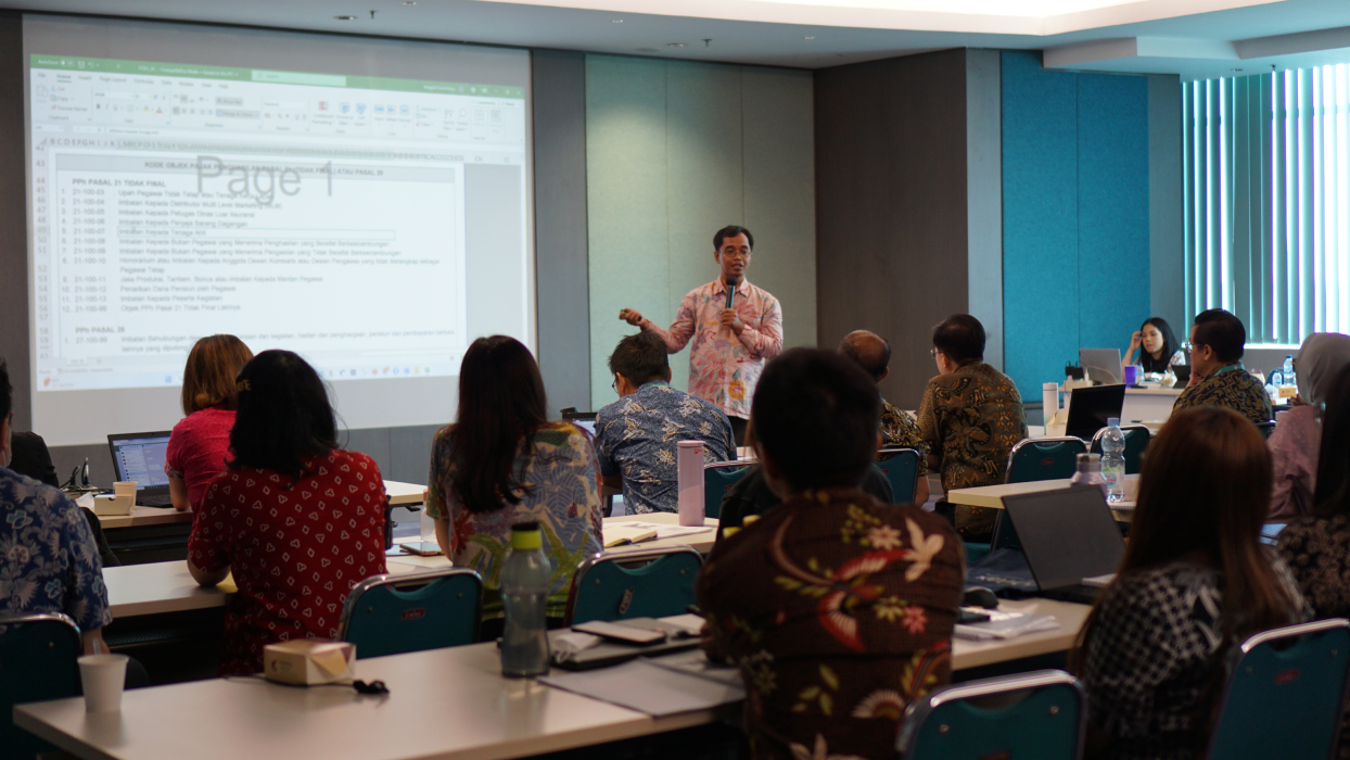 Dokumentasi In House Training — PT Sarana Meditama Metropolitan Tbk.